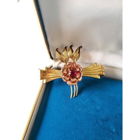Vintage 1940s Gold-fill Harry Iskin Floral Brooch - Picture 1 of 8